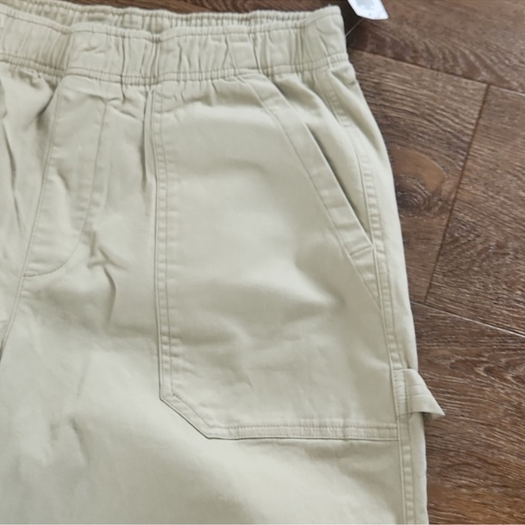 NWT Old Navy High Waisted Pulla Utility Pants in Size Medium - Picture 4 of 8